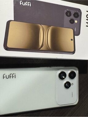 fUFFi Silver Smartphone Case-Style Cell Phone with Triple Camera